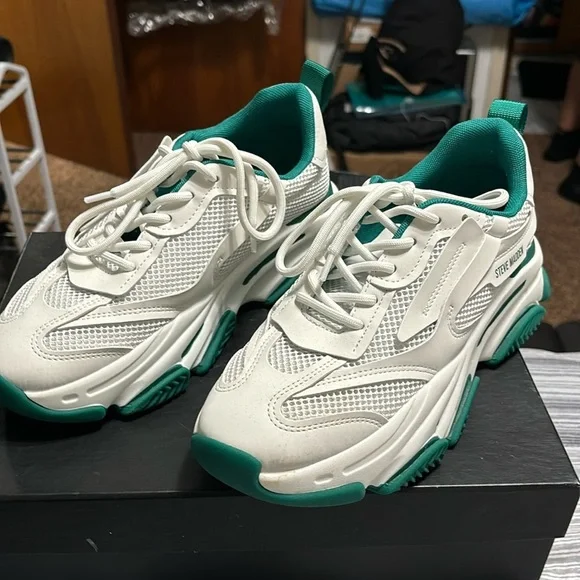 Steve Madden athletic shoes - Picture 2 of 5